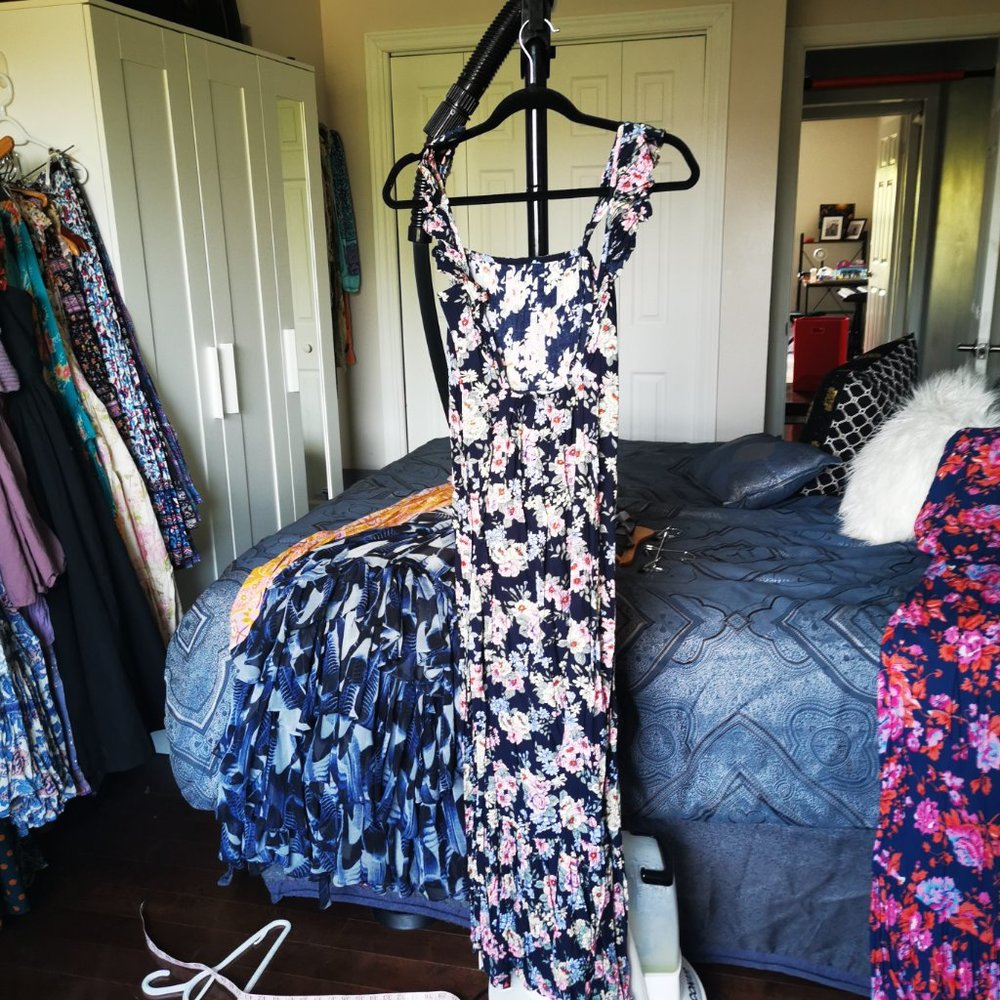 Backless Ruffle Dress - Picture 7 of 7